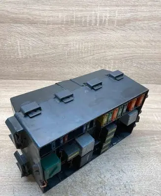 Ford Focus Fuse module 2M5T14A067BB 518276100