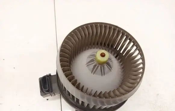 Toyota RAV 4 (XA30) Heater fan/blower 2727005151