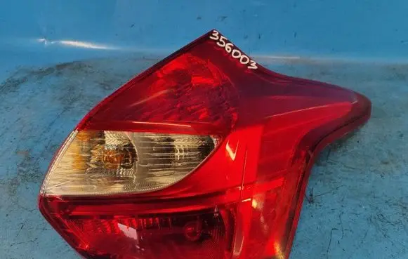 Ford Focus Boot/trunk interior light DM5Z13404C