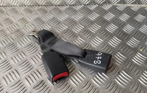 Chrysler 300 - 300C Rear seatbelt buckle 2021686