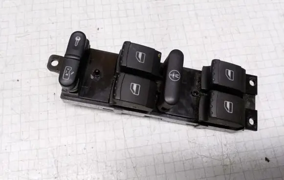 Volkswagen Golf IV Electric window control switch 1J4959857B