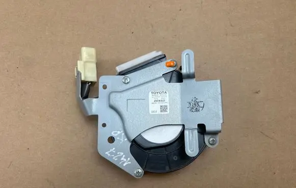 Lexus GS 250 350 300H 450H Hybrid/electric vehicle battery fan 8580230020