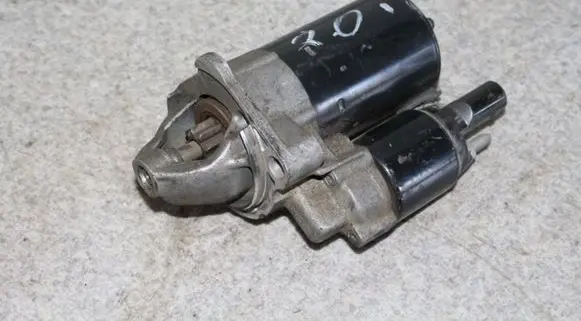 Volkswagen PASSAT B5.5 Starter motor 06B911023A