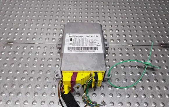 Mercedes-Benz E W212 Airbag control unit/module S26383339 A2079011700