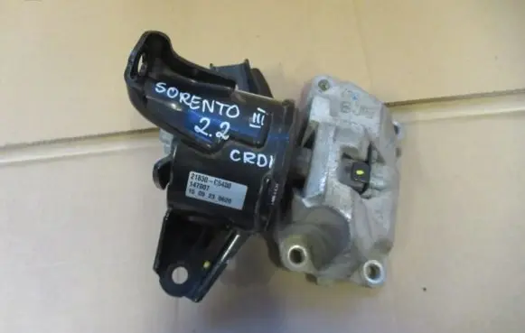 KIA Sorento Engine mount bracket 21830C5400