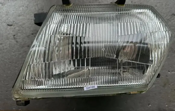 Nissan Patrol Y61 Headlight/headlamp 26060VB526 26060VB505 26065VB505