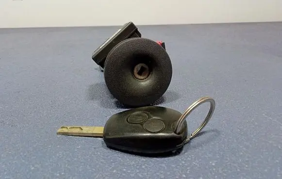 Renault Clio III Ignition lock 8200214173C