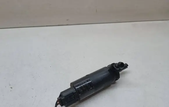 BMW 3 E92 E93 Headlight washer pump 6973097 67126973097