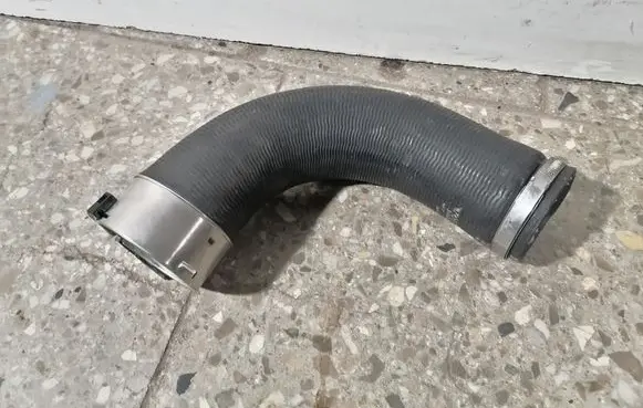 Volvo XC90 Intercooler hose/pipe 31370126
