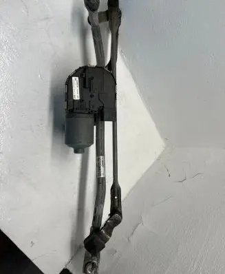 Audi A6 S6 C7 4G Front wiper linkage and motor 4G2955119