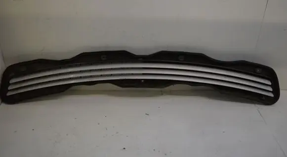Mercedes-Benz E W210 Bonnet/hood grill A2108800705