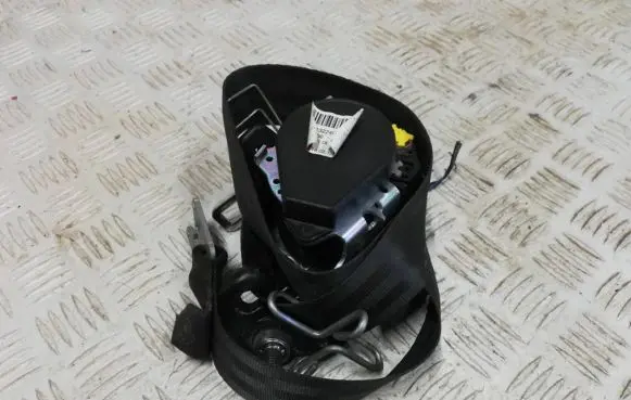 Alfa Romeo Mito Front seatbelt