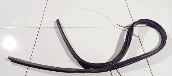Toyota Yaris Verso Rubber seal front coupe door 