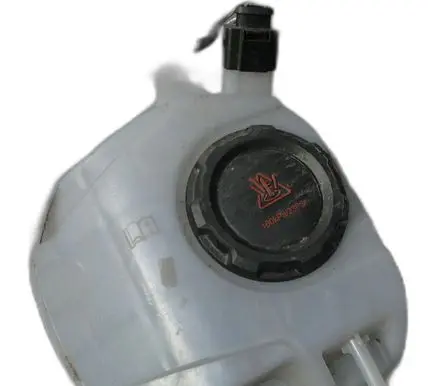 Volkswagen Polo VI Coolant expansion tank/reservoir 