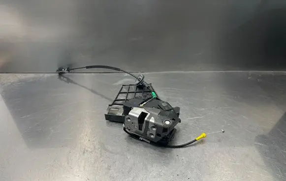 Ford Fiesta Rear door lock 8A6AA26412AC 4133263080