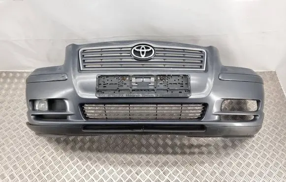 Toyota Avensis T250 Front bumper 