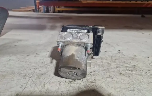 Toyota Avensis T270 ABS Pump 0265952119
