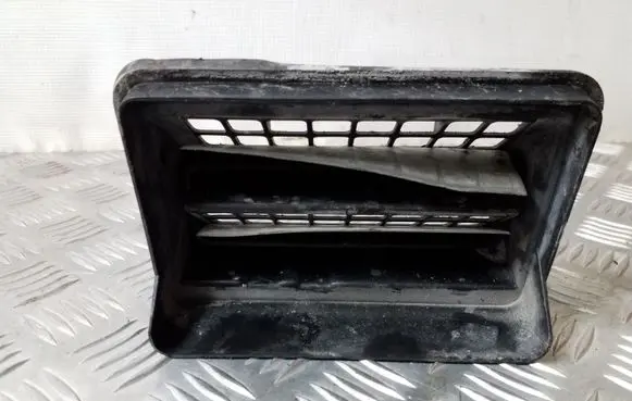 Jeep Cherokee III KJ Quarter panel pressure vent 55037458AB