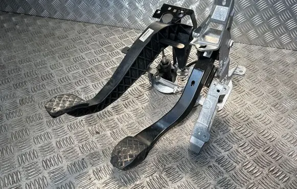 Audi A6 S6 C6 4F Pedal assembly 4F1721117B