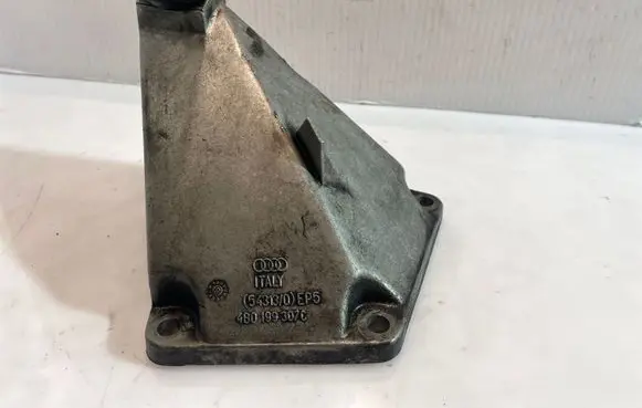 Audi A6 S6 C5 4B Engine mounting bracket 4B0199307C