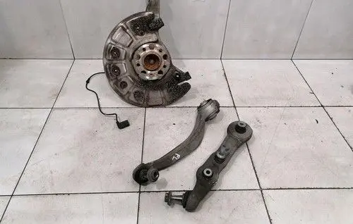 Mercedes-Benz C W205 Front wheel bearing hub A2053325300