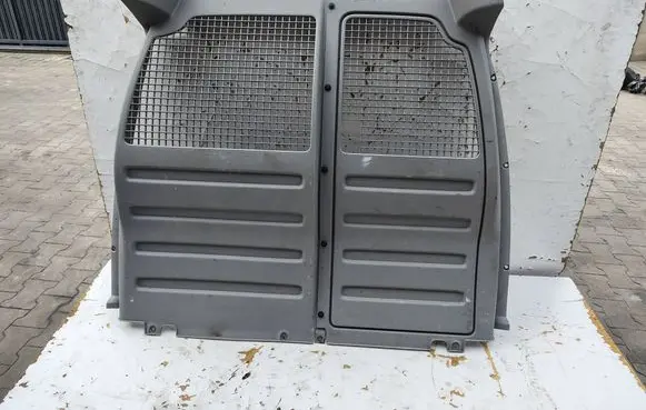 Volkswagen Caddy Partition between cabin 