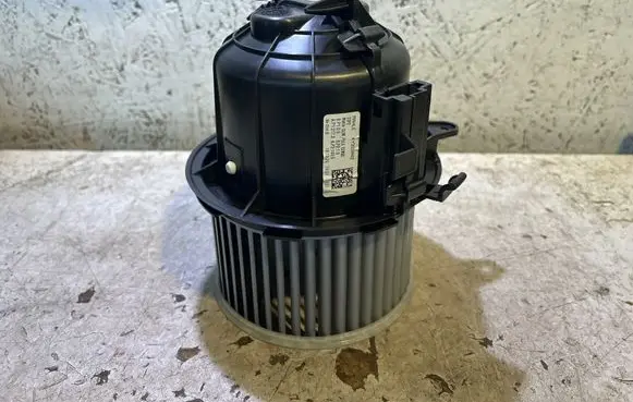 Peugeot 208 Heater fan/blower KY333002 12172AP21 PP05TBP21