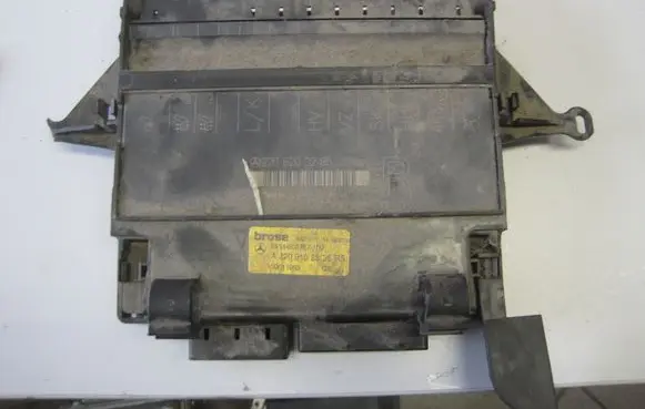 Mercedes-Benz S W220 Seat control module 2208203285