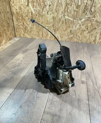 Mercedes-Benz GL X164 Front door lock A1647230614 90067 A1647602234