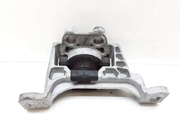 Engine mount bracket