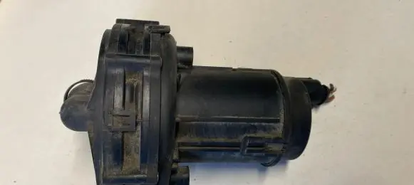 Audi A6 S6 C5 4B Secondary air pump 078906601D