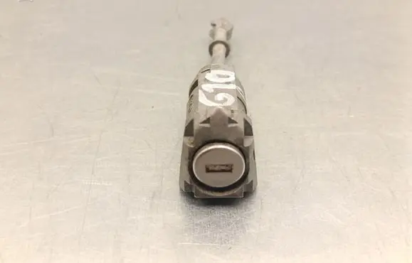 Citroen C4 III e-C4 Front door lock (next to the handle)