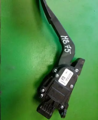 Nissan Navara D40 Accelerator throttle pedal 18002EB400 MB75