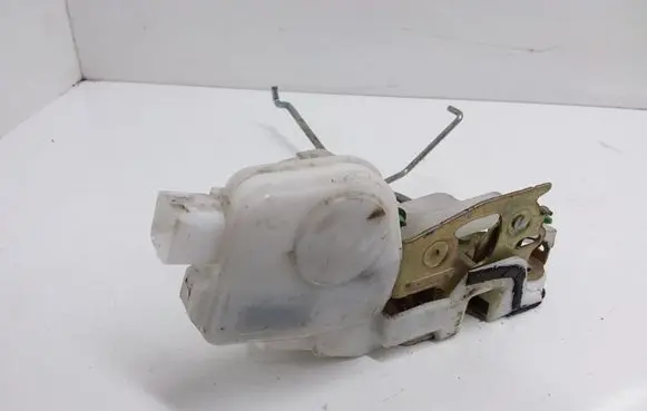 Mitsubishi Pajero Sport I Front door lock