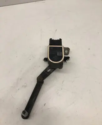 Headlight/headlamp level sensor