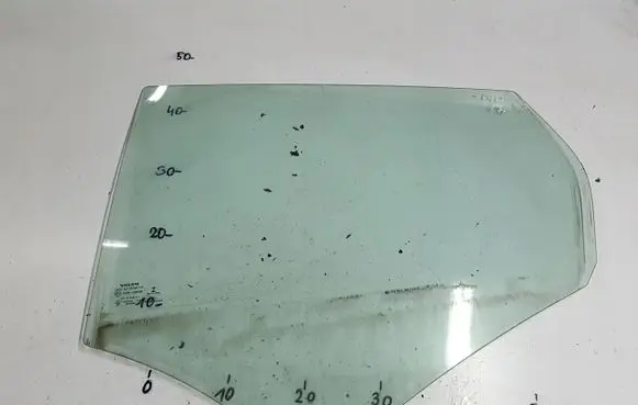 Volvo V40 Sliding door window/glass 
