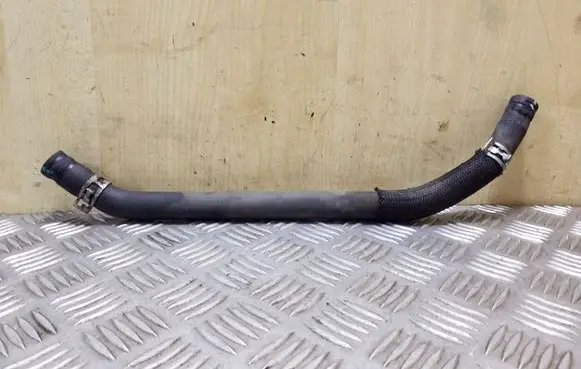 Lexus CT 200H Engine coolant pipe/hose