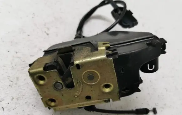 Renault Megane IV Front door lock