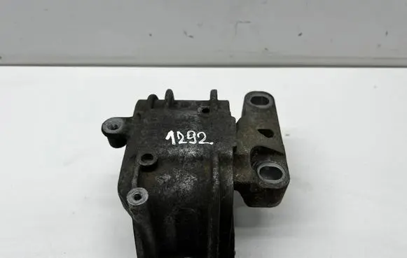 Volkswagen PASSAT B6 Engine mount bracket 1K0199262p