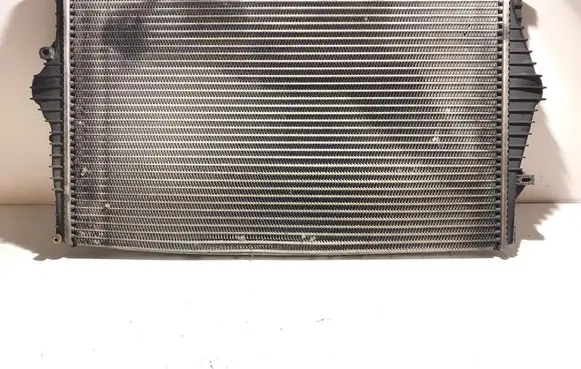 Volvo V70 Intercooler radiator 30748809 AUJ7B