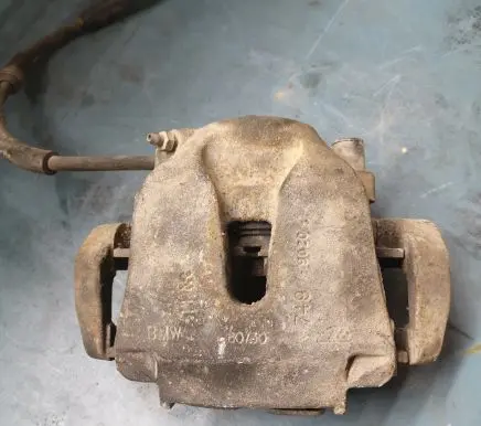 BMW X5 E70 Front brake caliper 7499020