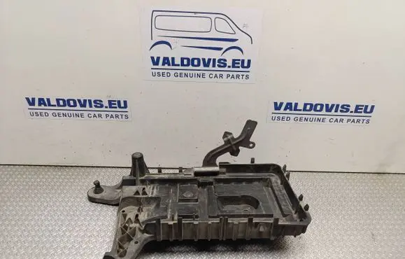 Battery tray