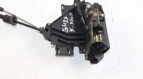 Volkswagen Golf IV Front door lock 
