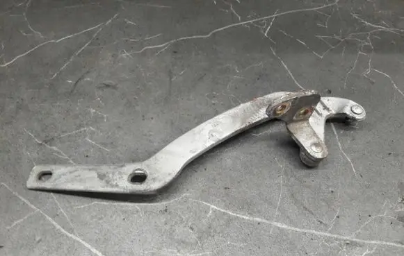 Mercedes-Benz E W210 Tailgate/trunk/boot hinge