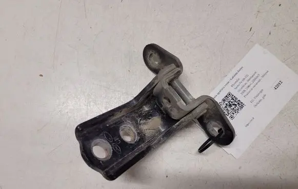 Hyundai Santa Fe Rear door lower hinge