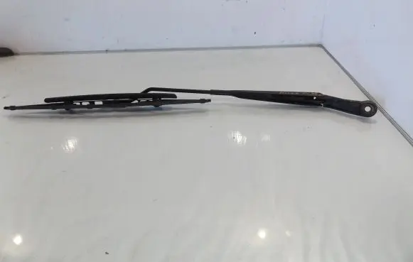 Nissan Micra Front wiper blade arm