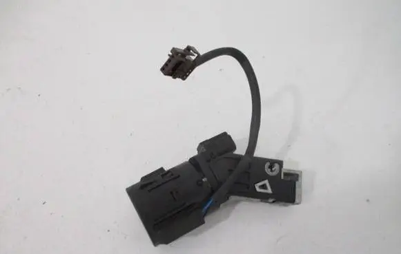 Peugeot 208 Ignition lock 9663123380