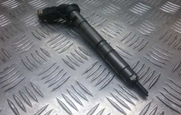 Audi A4 S4 B7 8E 8H Fuel injector 18021502081 SB5CKCRABA 09864353581282