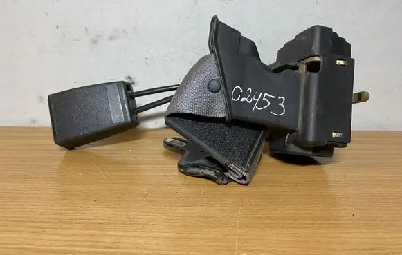 Mercedes-Benz S W140 Middle seatbelt buckle (rear) 1408600169 C2453