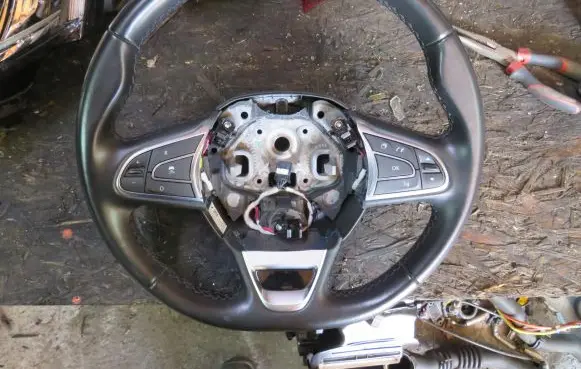 Renault Koleos II Steering wheel